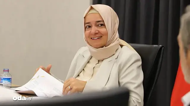 تعيين هوليا ترزي أوغلو خلفا لفاطمة بتول صايان كايا في الحزب