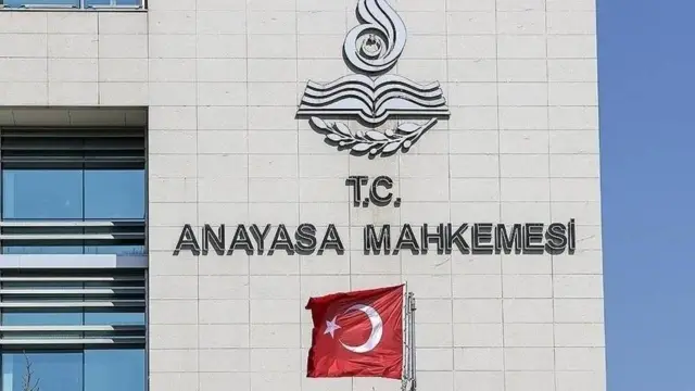Constitutional Court backs bank worker fired before tenure