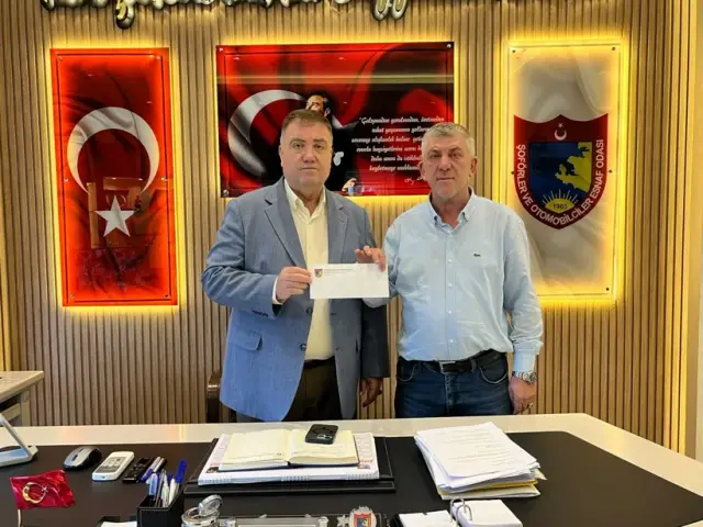 In Izmir, taxi driver returned 919,080 lira instead of 920,000 lira