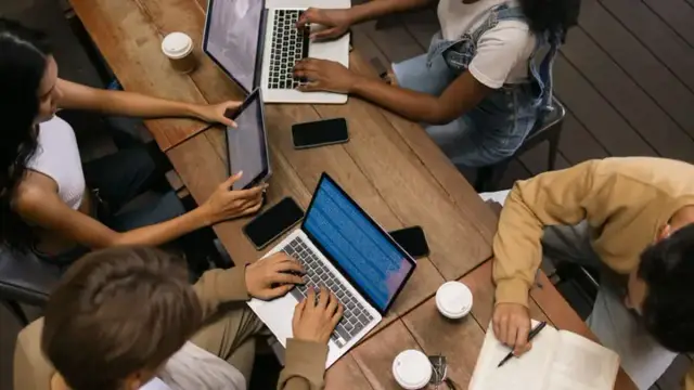 Education Ministry to shut unlicensed libraries, cafes and exam clubs