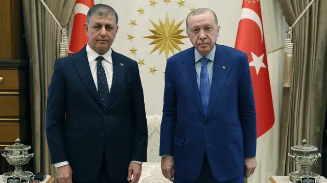 أردوغان يستقبل رئيس بلدية إزمير الكبرى جميل توغاي