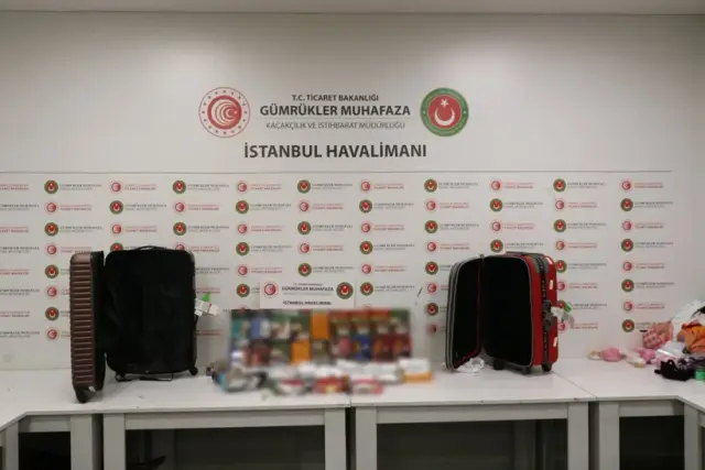 20 kilos of methamphetamine seized from passengers arriving from Bangkok at Istanbul Airport