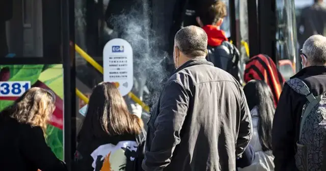 Bill: thin cigarettes to be scrapped, no cigarette sales to those born after 2015