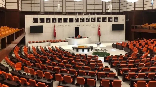 البرلمان التركي يفتح أبوابه في 1 تشرين الأول: كيزيلاي والنفقة على جدول الأعمال الأول