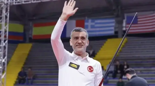 Tayfun Taşdemir finishes third at world billiards